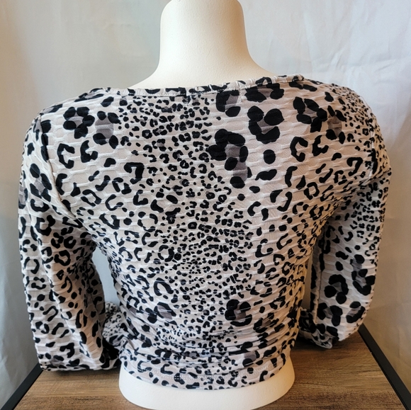 Jolie & Joy Large Leopard Print Stretch Top Keyhole Club Dance Sexy Cat Party - Picture 5 of 14